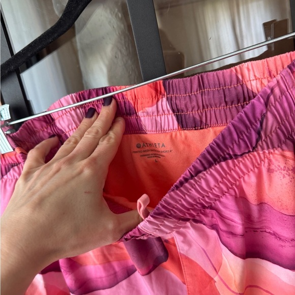 ATHLETA Workout shorts running Printed Mesh Racer 4" Run zipper pocket tie dye - Picture 6 of 8